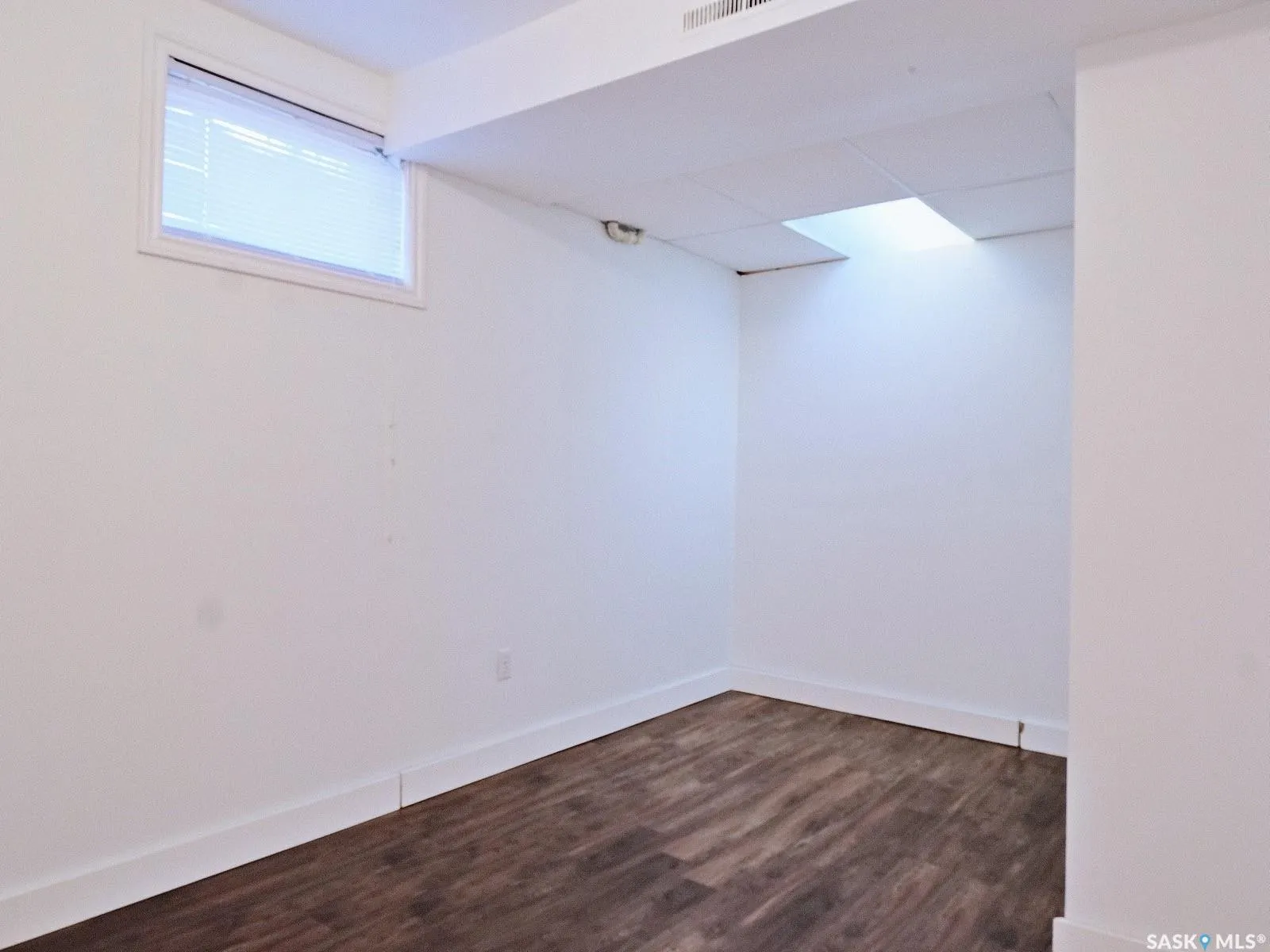 216 6th AVENUE W