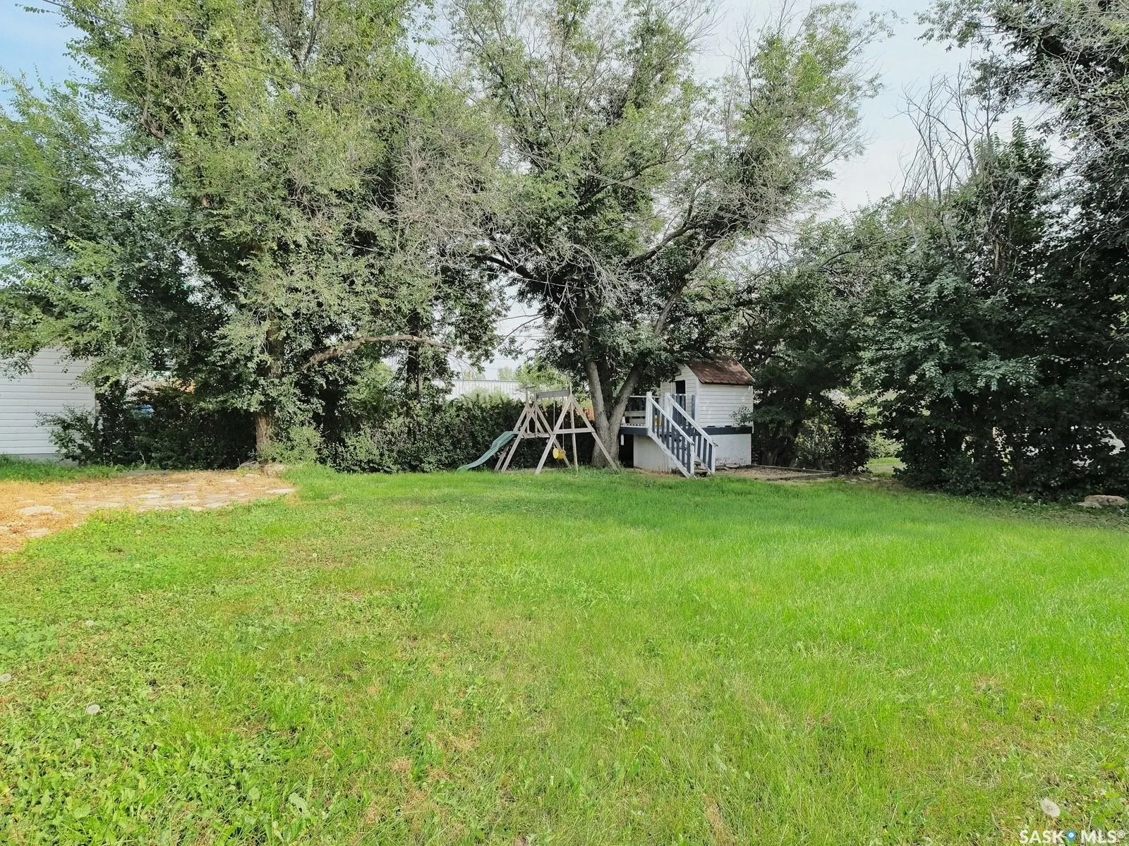 216 6th AVENUE W