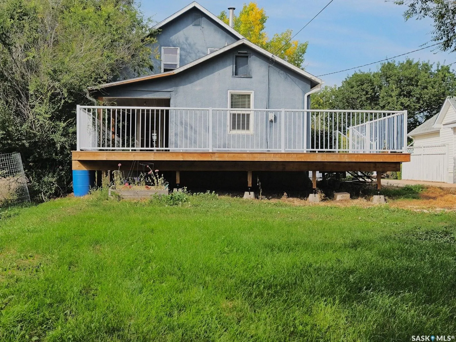 216 6th AVENUE W