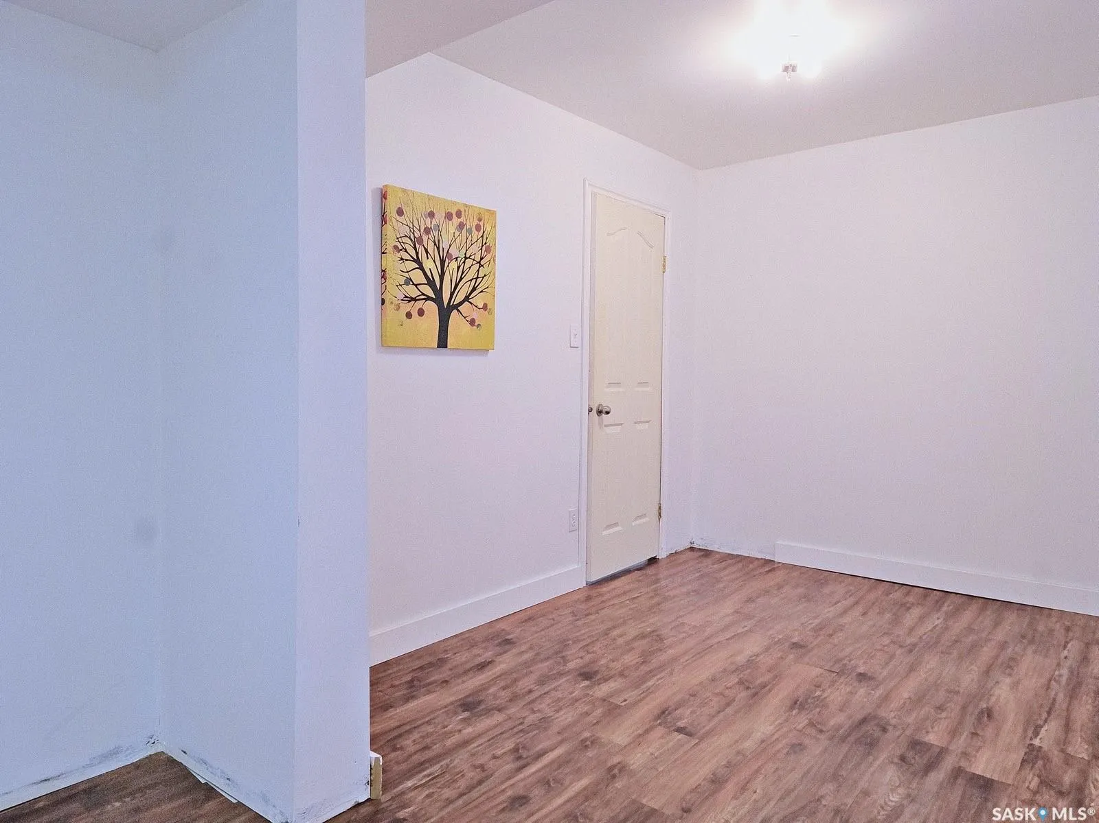 216 6th AVENUE W
