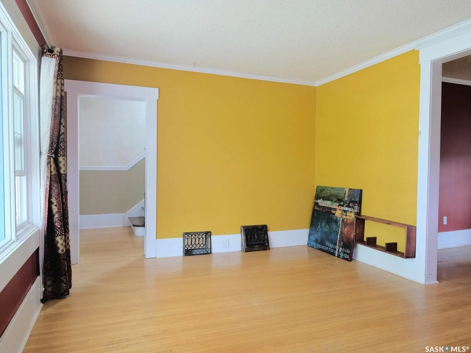 216 6th AVENUE W