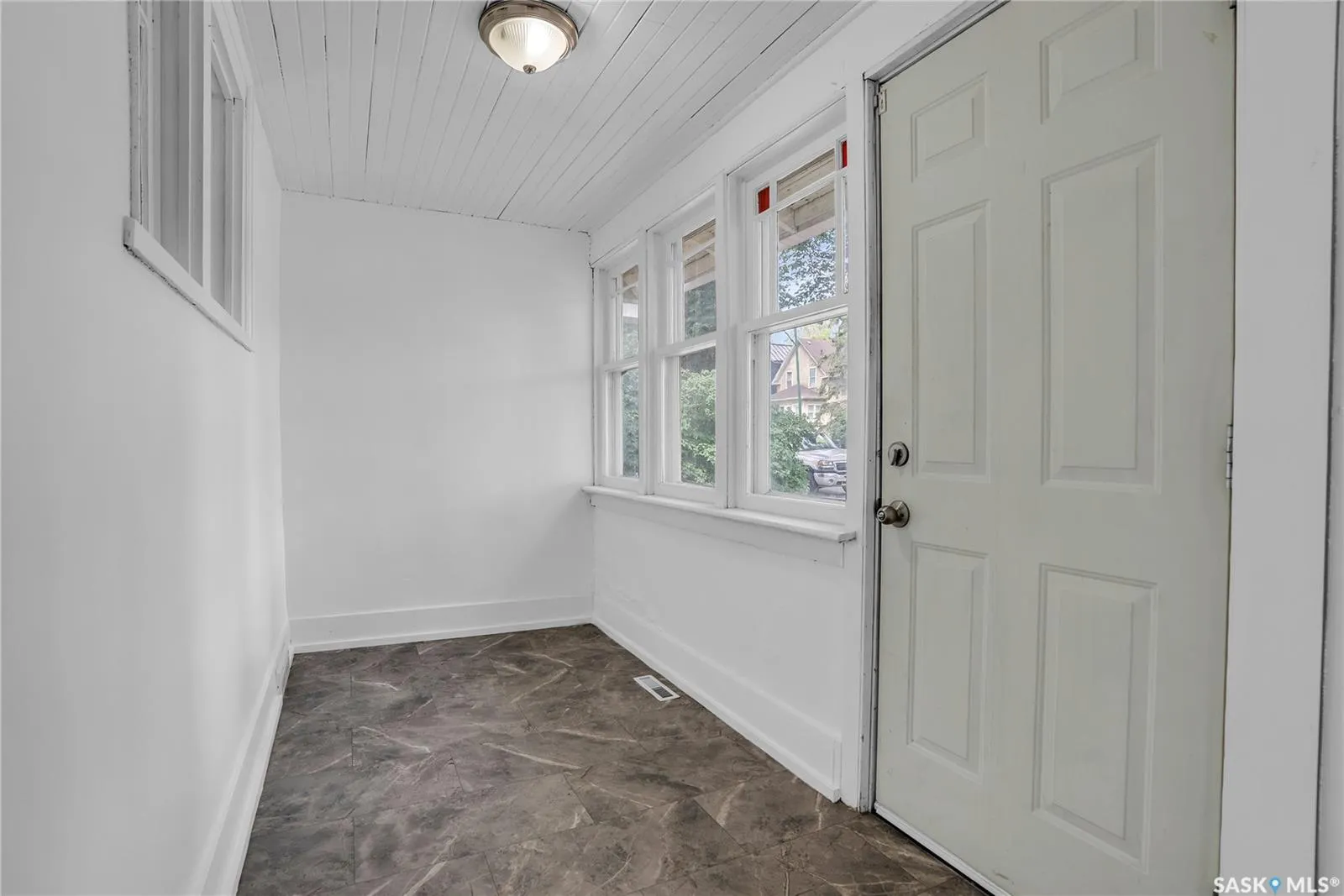 107 28th STREET W