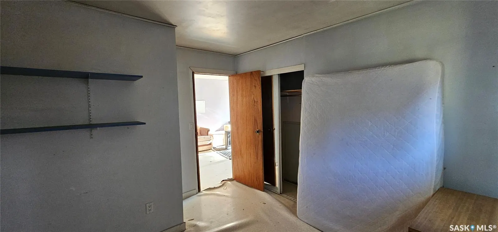 121 4th AVENUE E