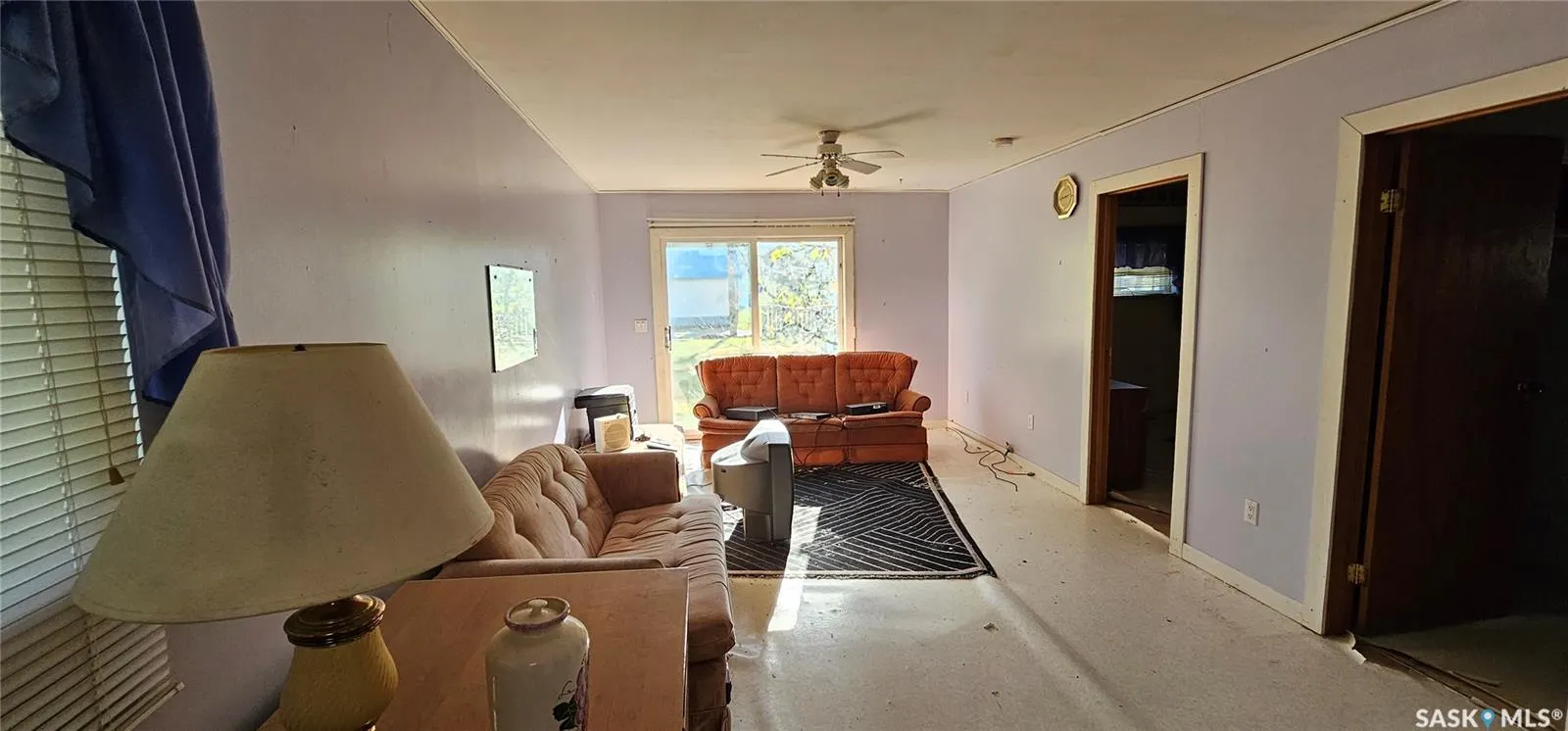 121 4th AVENUE E