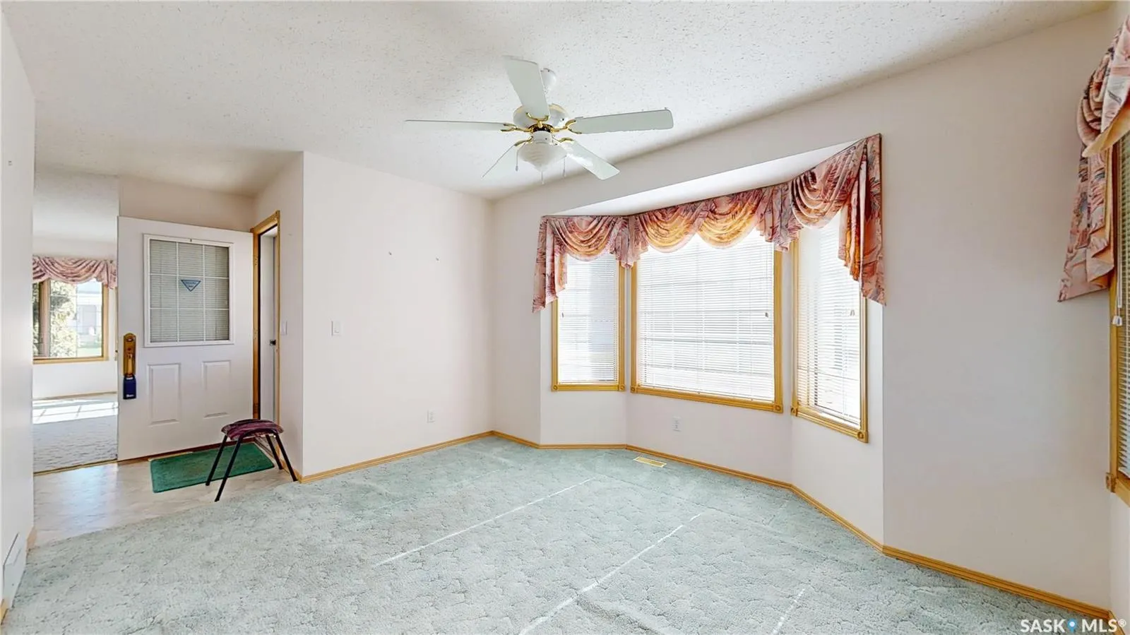 8358 Struthers CRESCENT