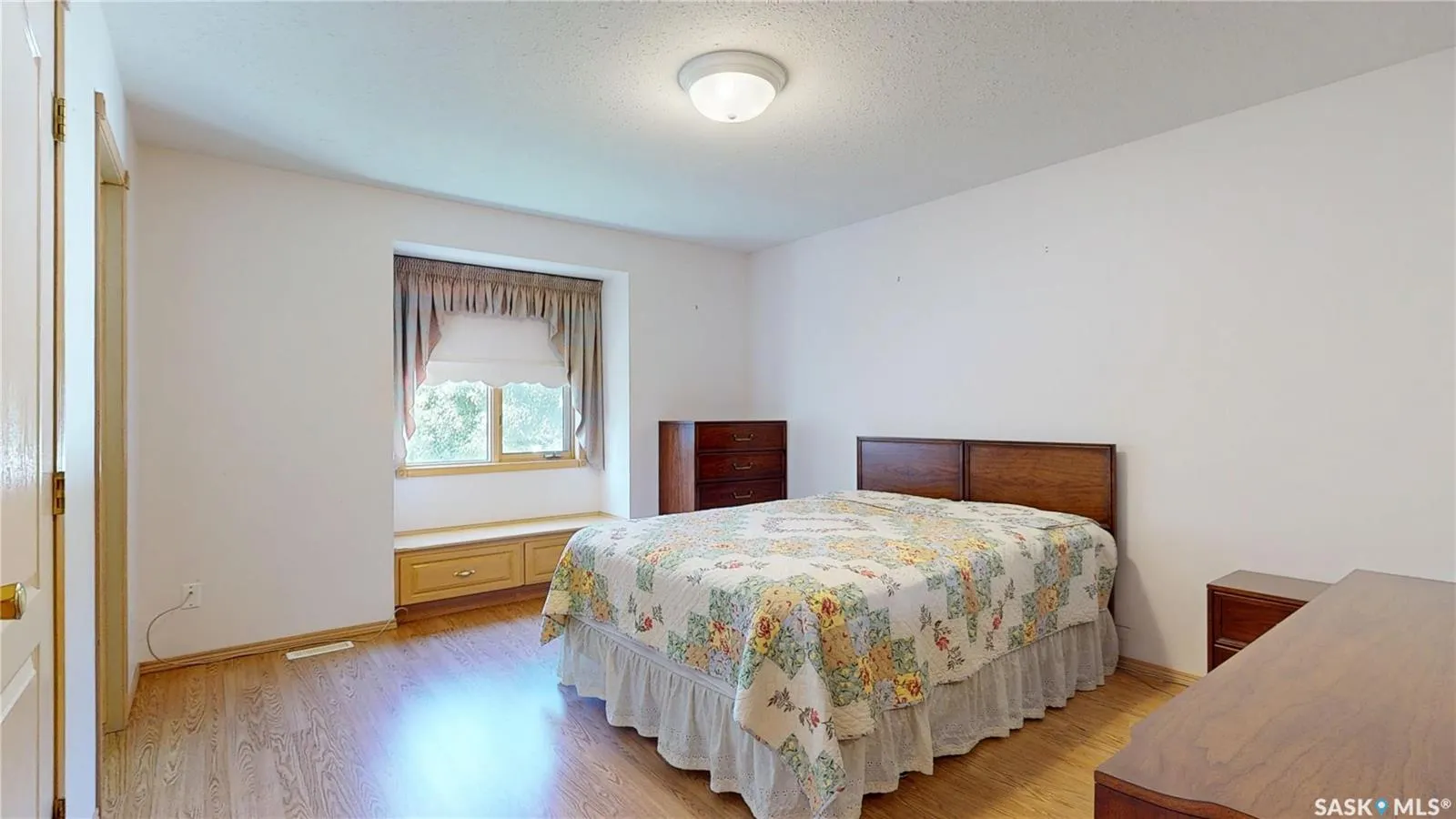 8358 Struthers CRESCENT