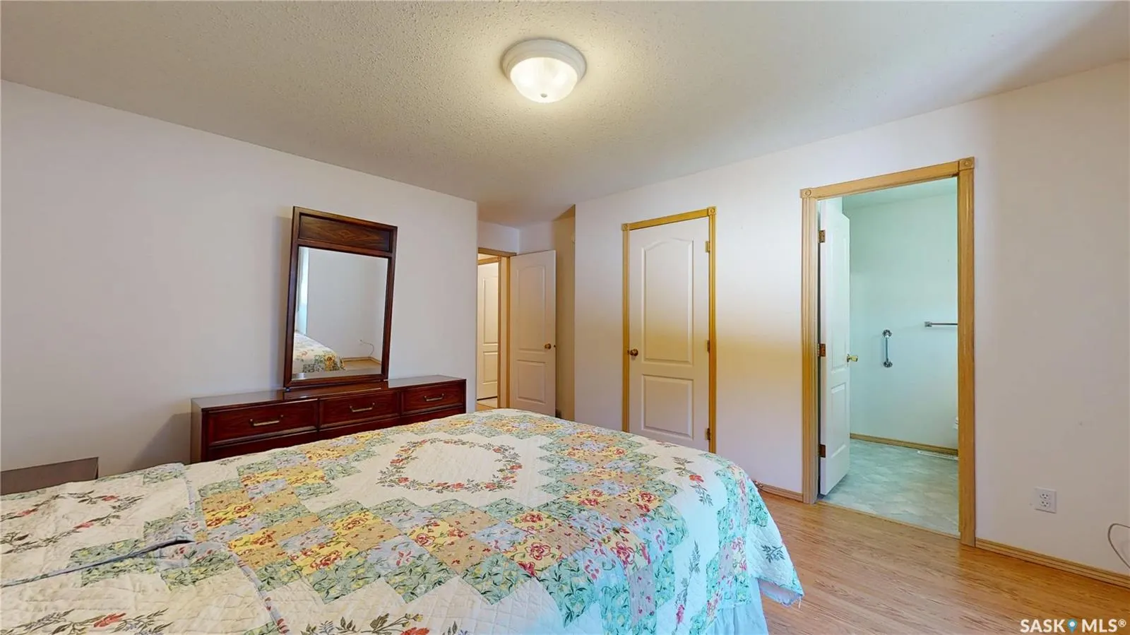 8358 Struthers CRESCENT