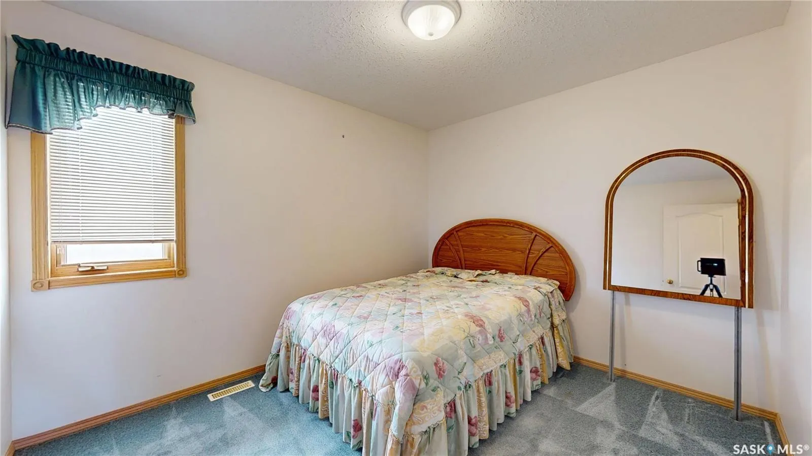 8358 Struthers CRESCENT