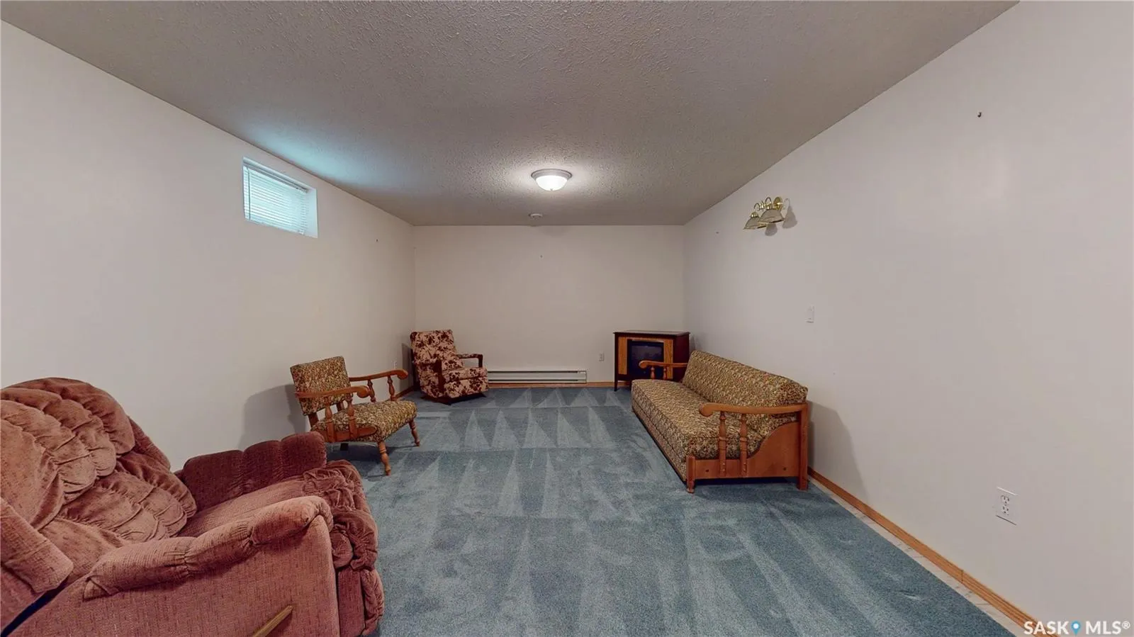 8358 Struthers CRESCENT