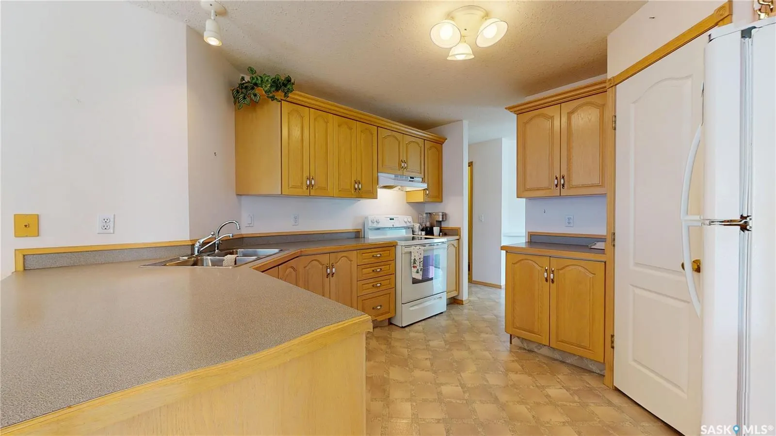 8358 Struthers CRESCENT