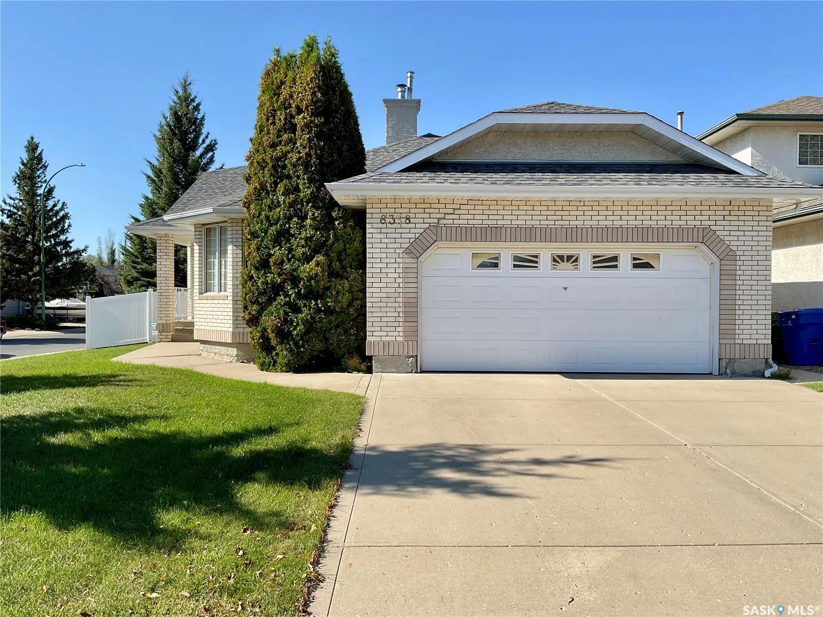 8358 Struthers CRESCENT
