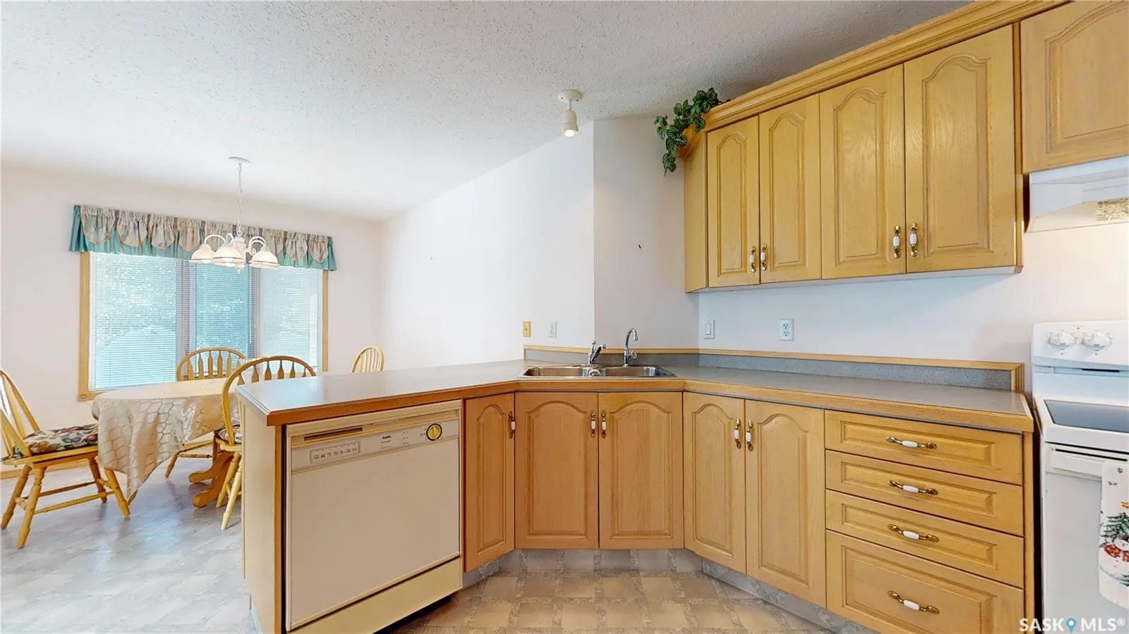 8358 Struthers CRESCENT