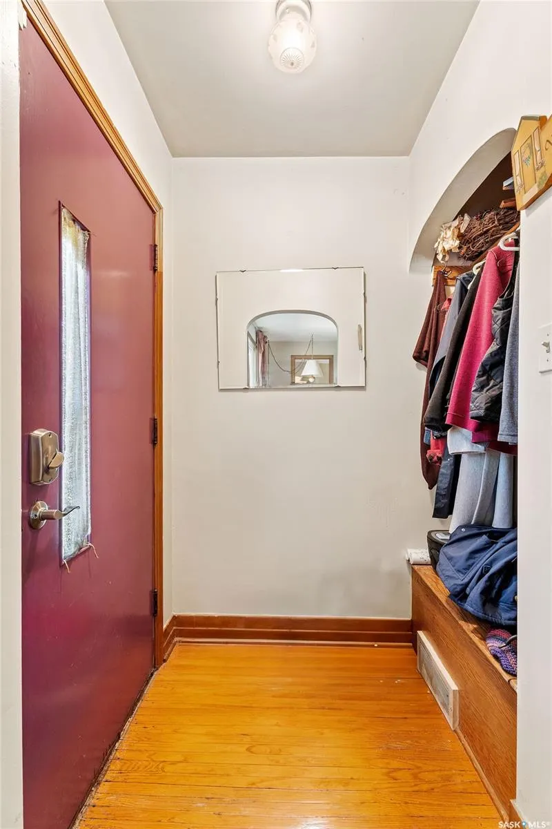 135 21st STREET W