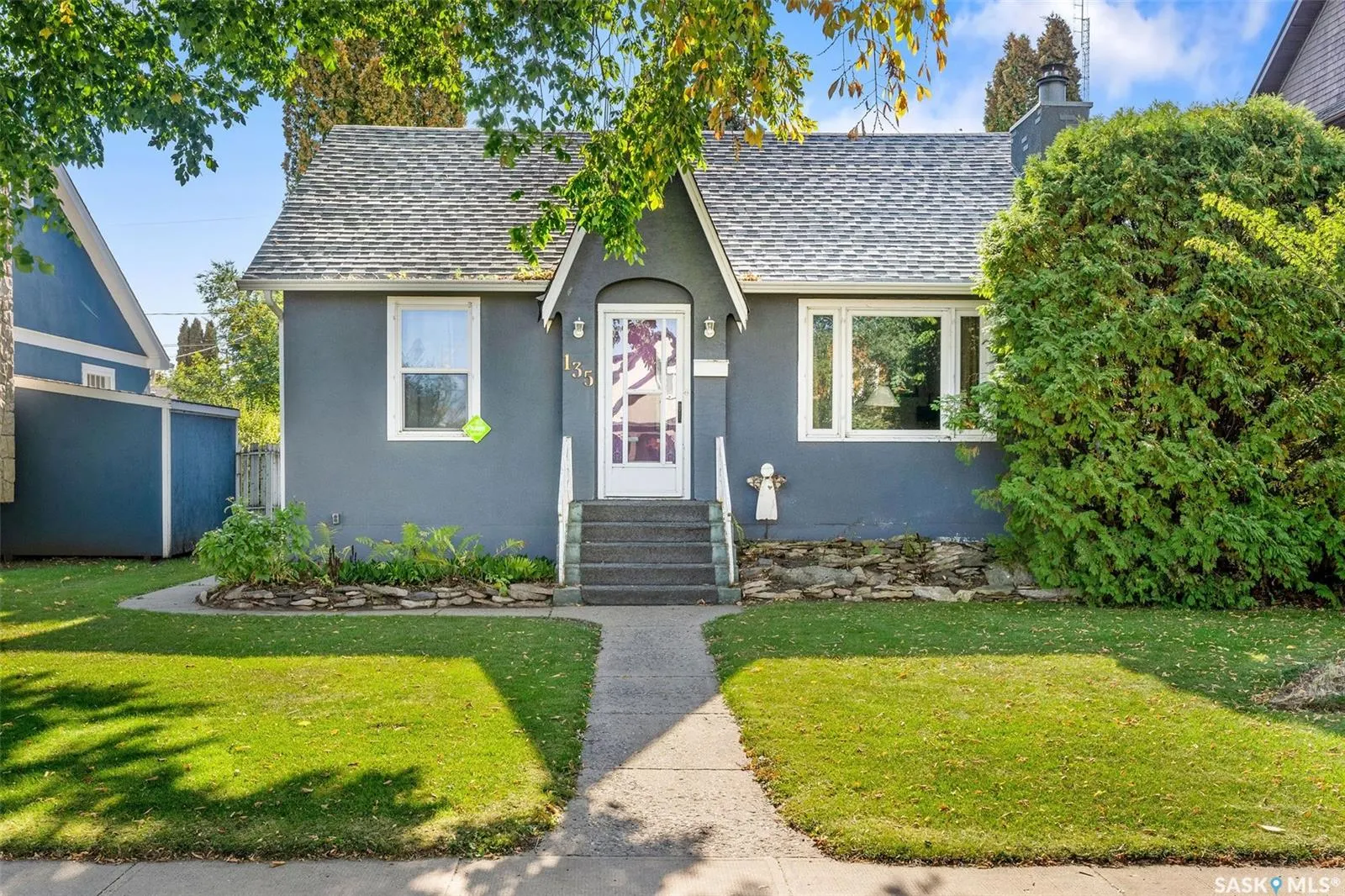 135 21st STREET W