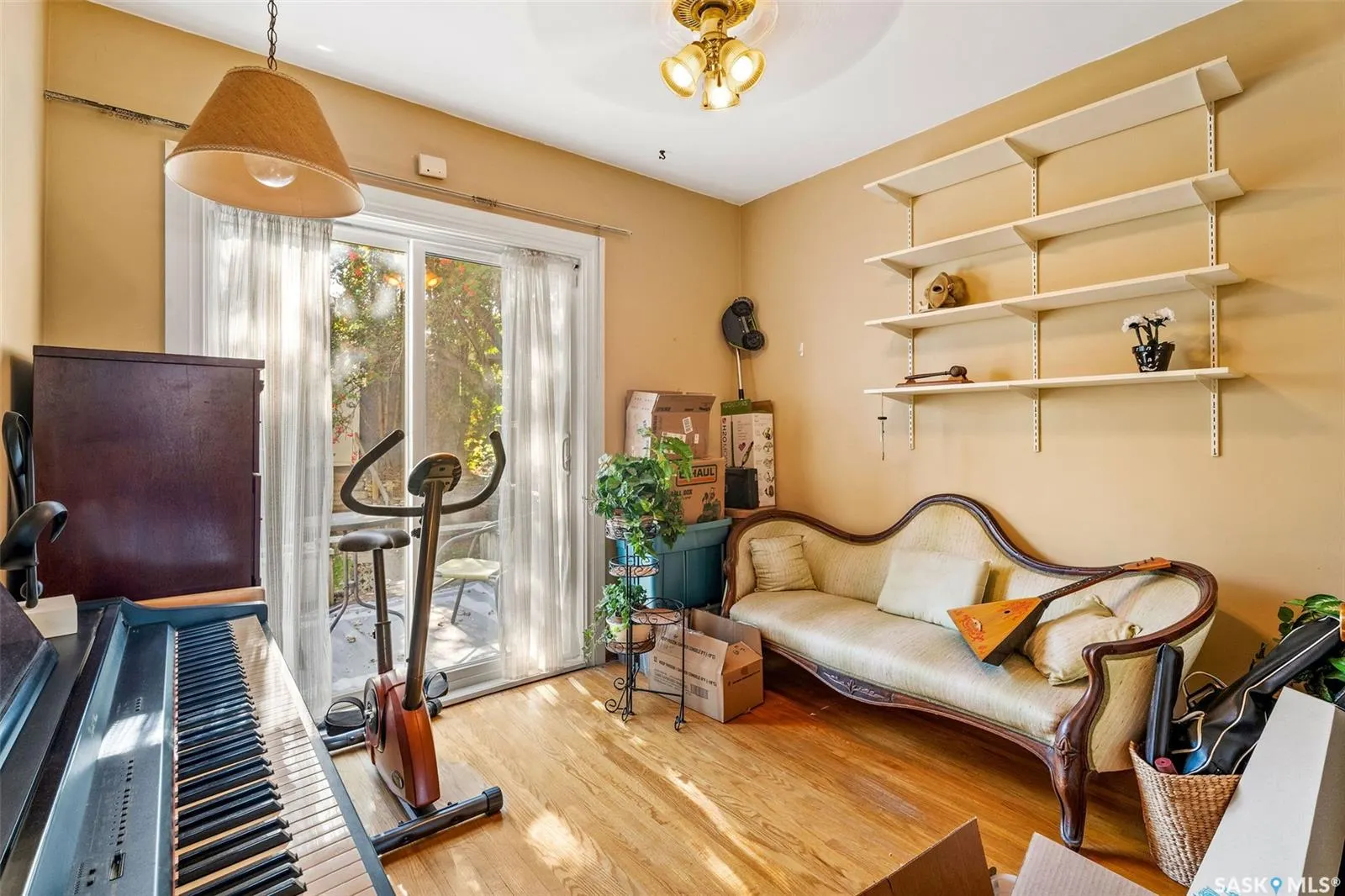 135 21st STREET W