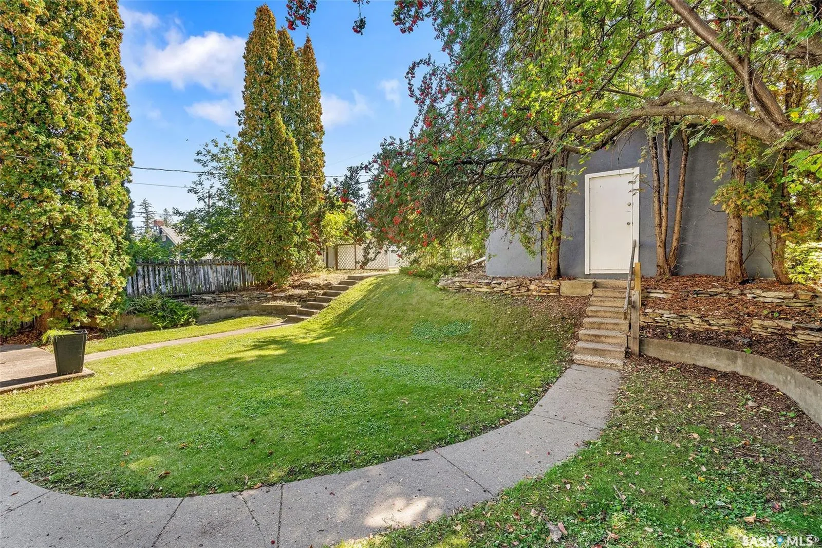 135 21st STREET W