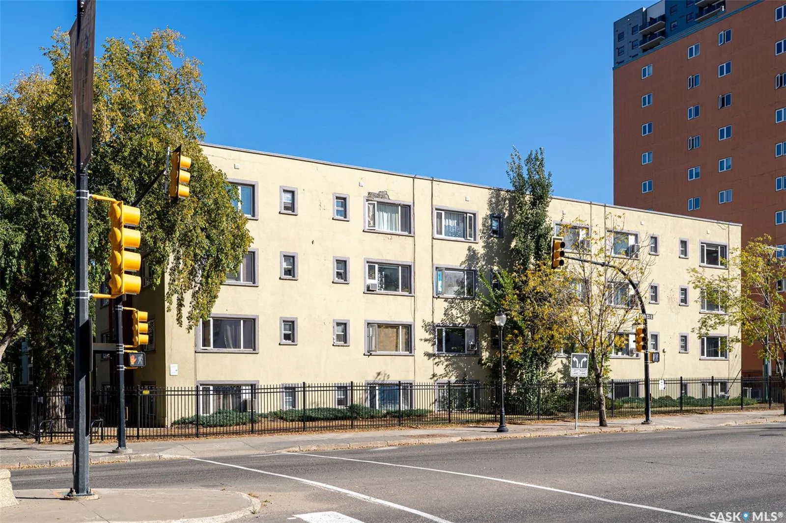 400 4th AVENUE N, #13