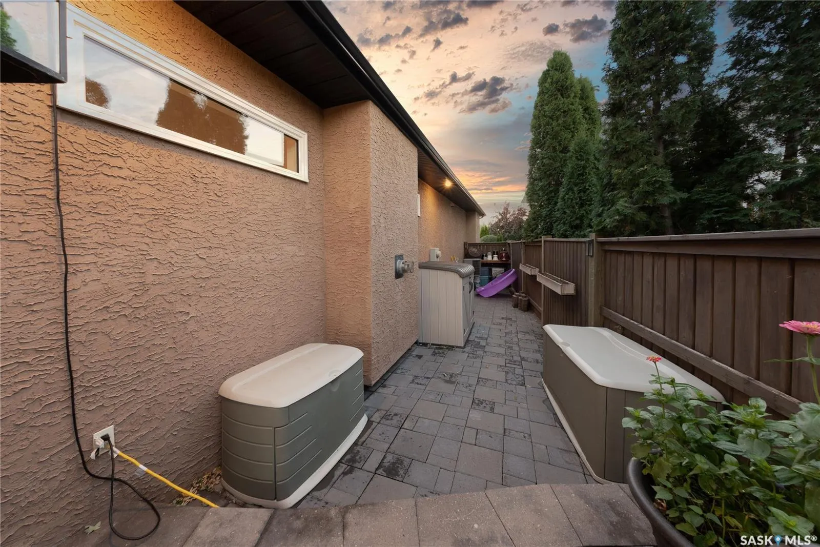 315 Blackburn CRESCENT