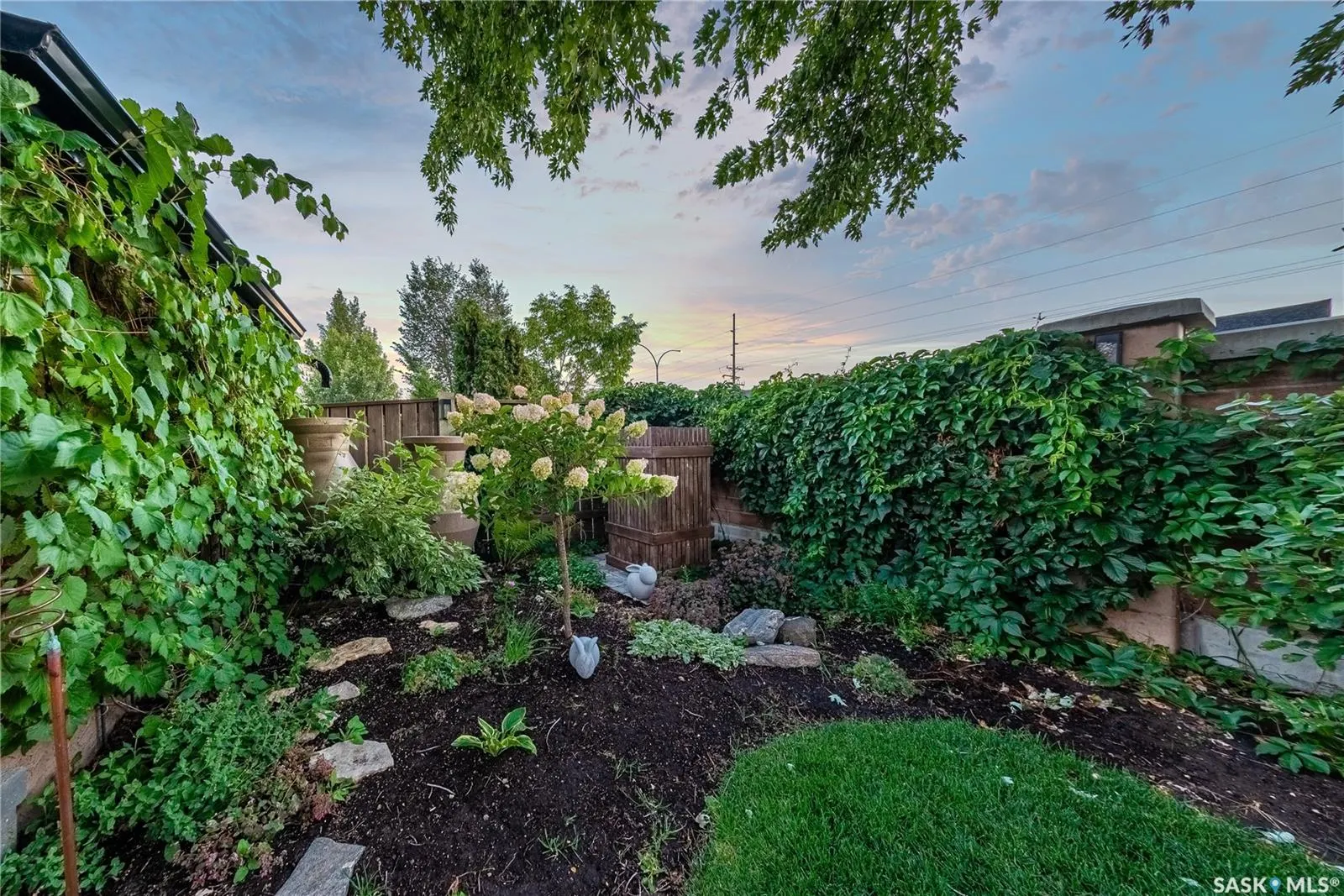 315 Blackburn CRESCENT