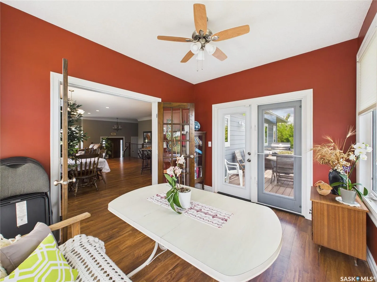 100 2nd STREET