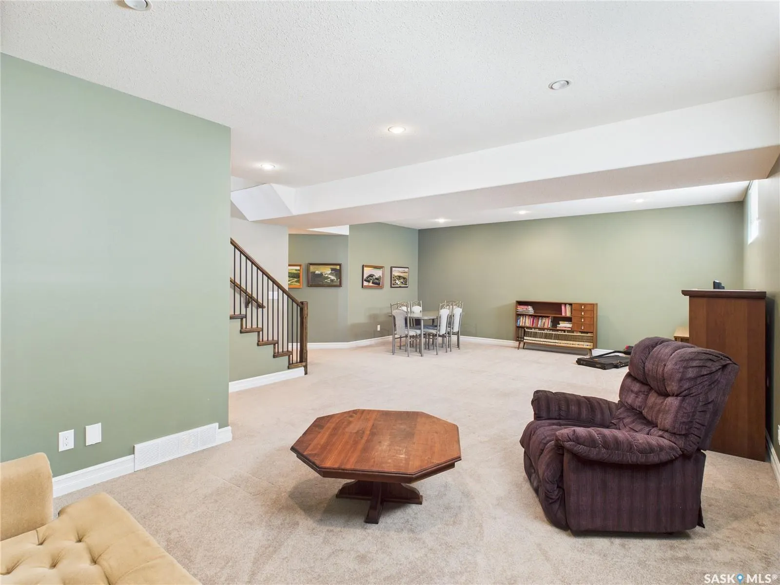 100 2nd STREET