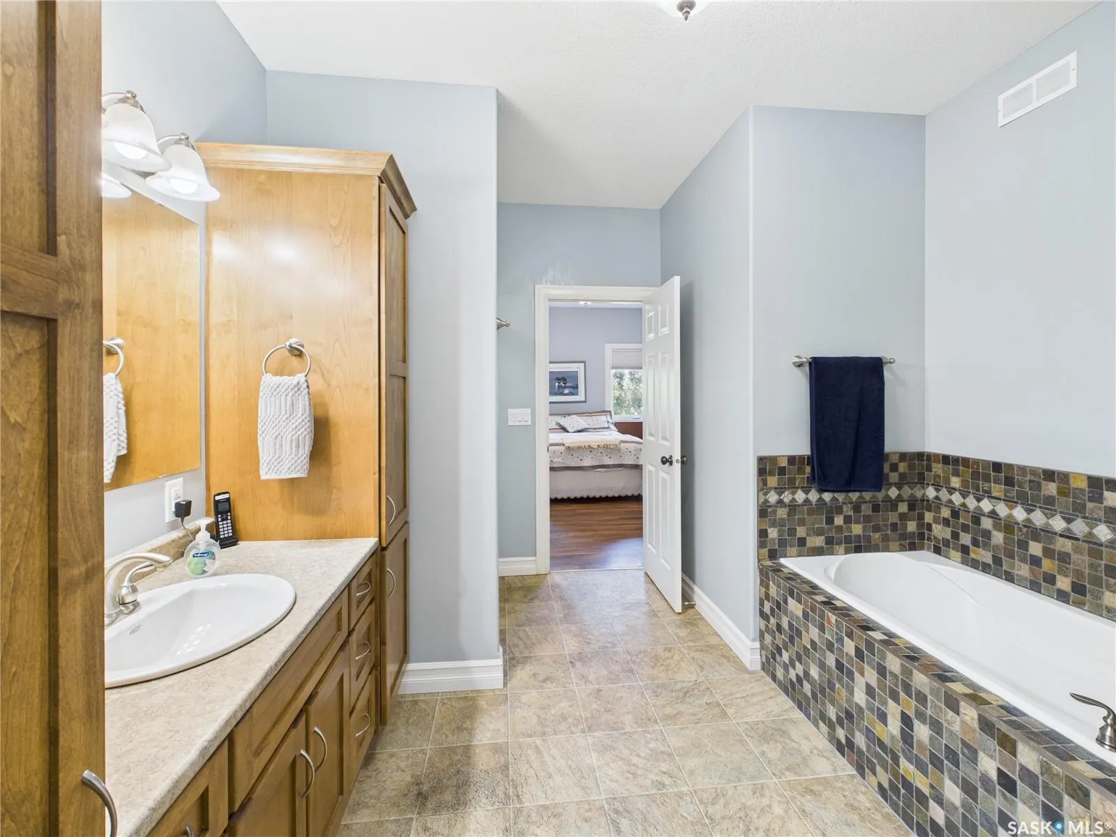 100 2nd STREET