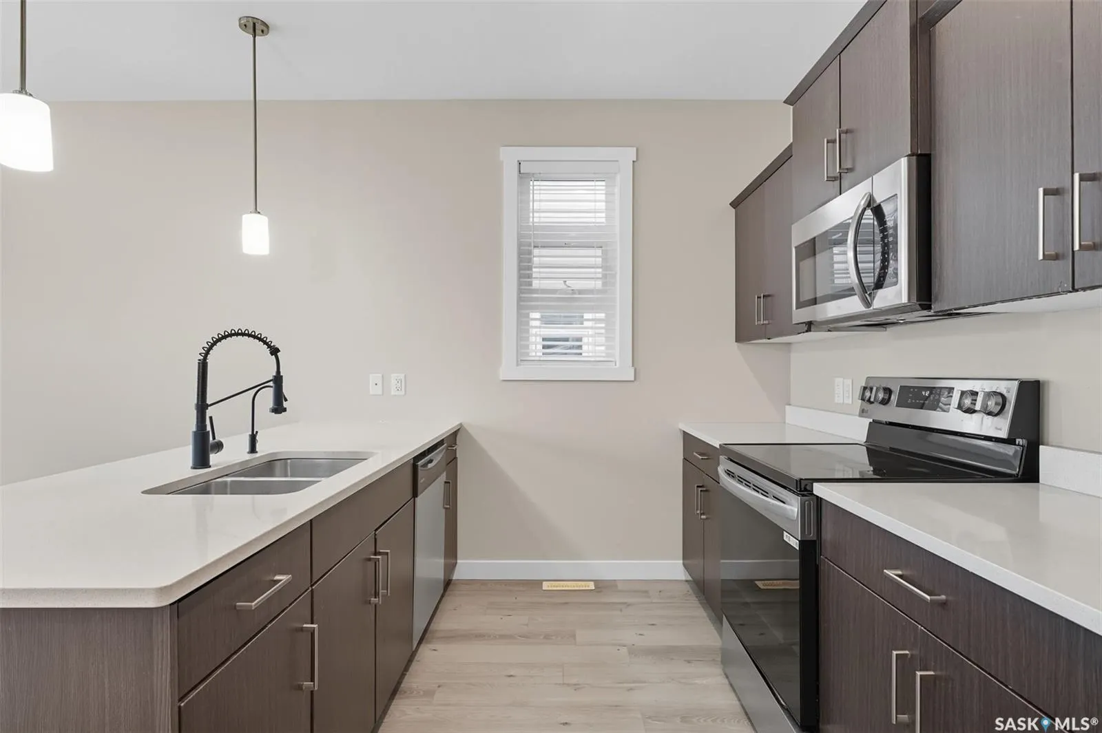 315 Dickson CRESCENT, #127