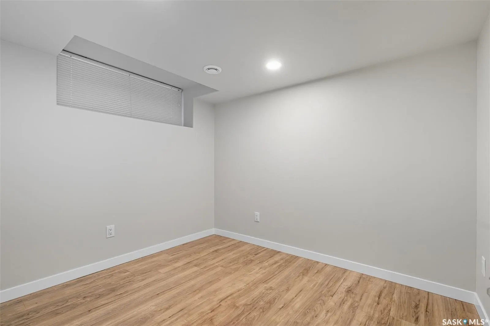 315 Dickson CRESCENT, #127