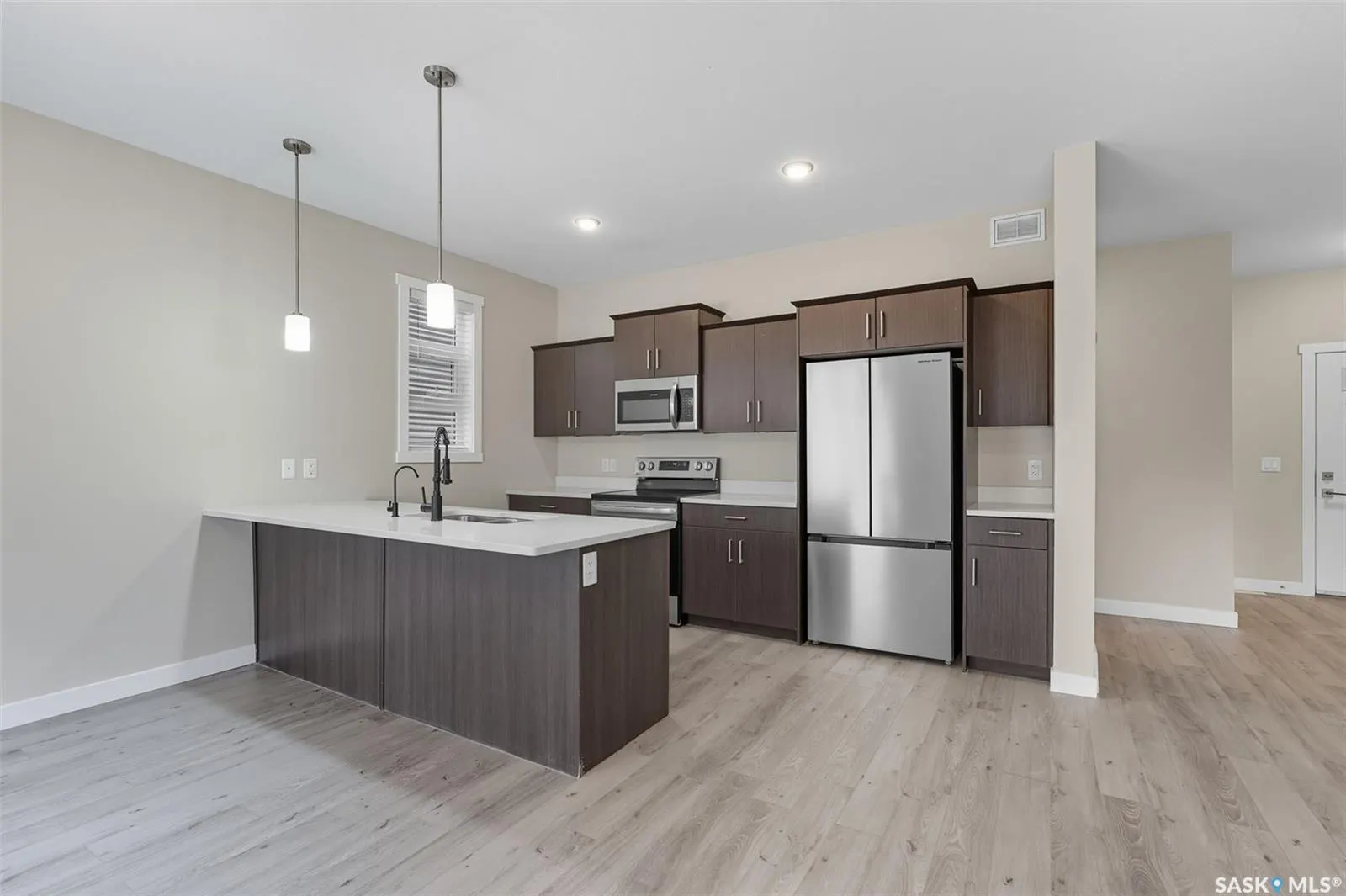315 Dickson CRESCENT, #127