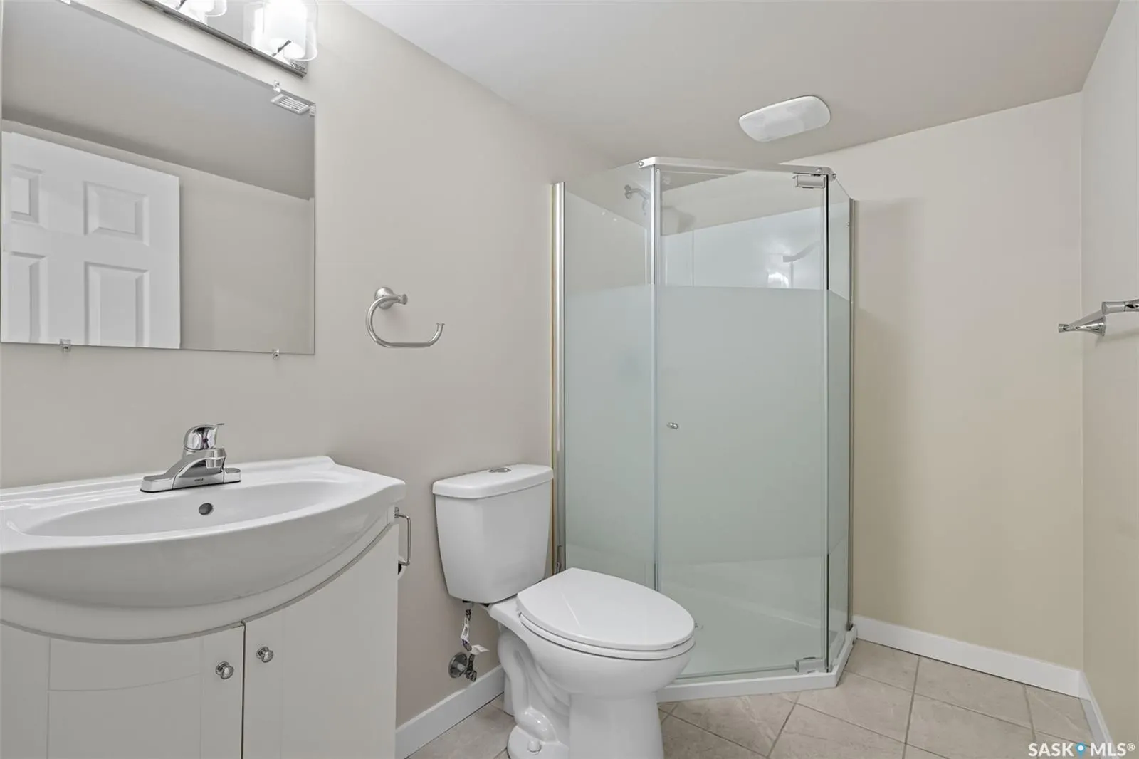315 Dickson CRESCENT, #127