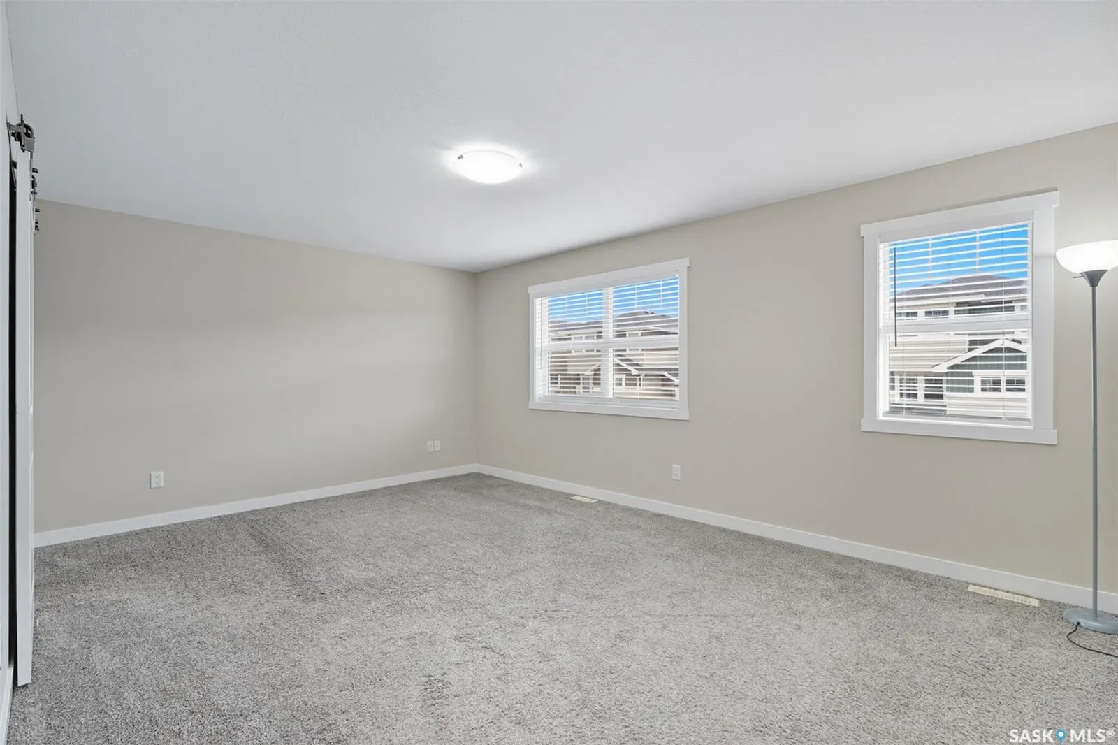 315 Dickson CRESCENT, #127