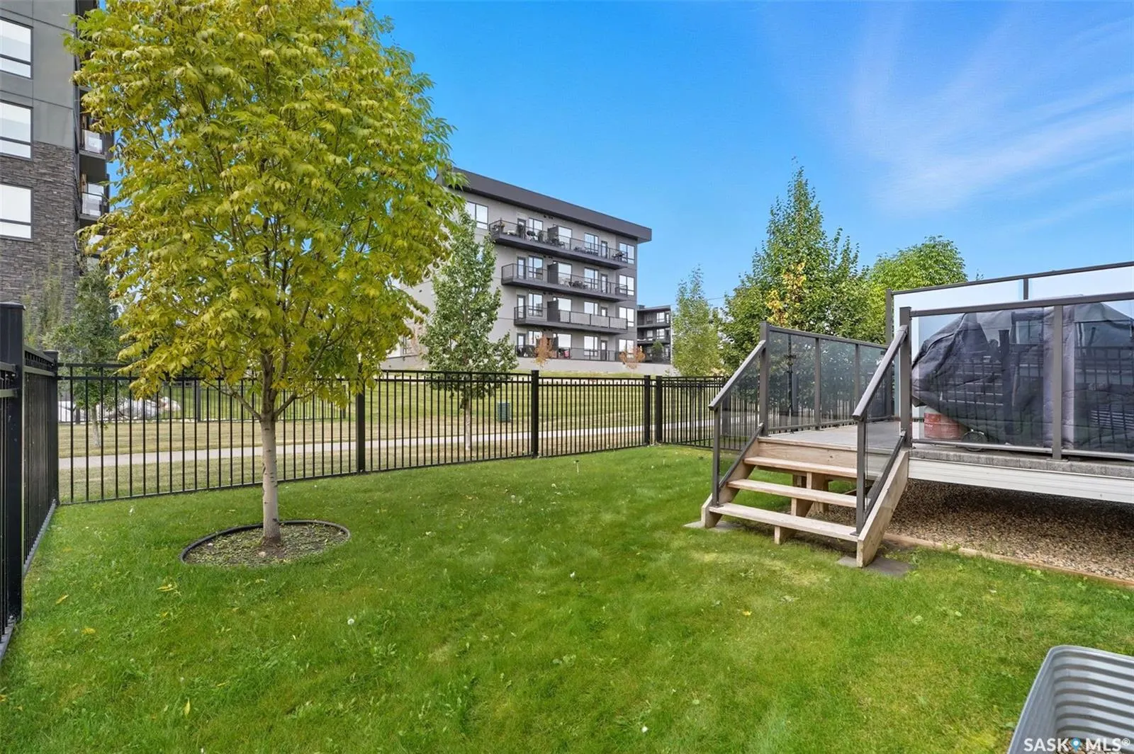 315 Dickson CRESCENT, #127
