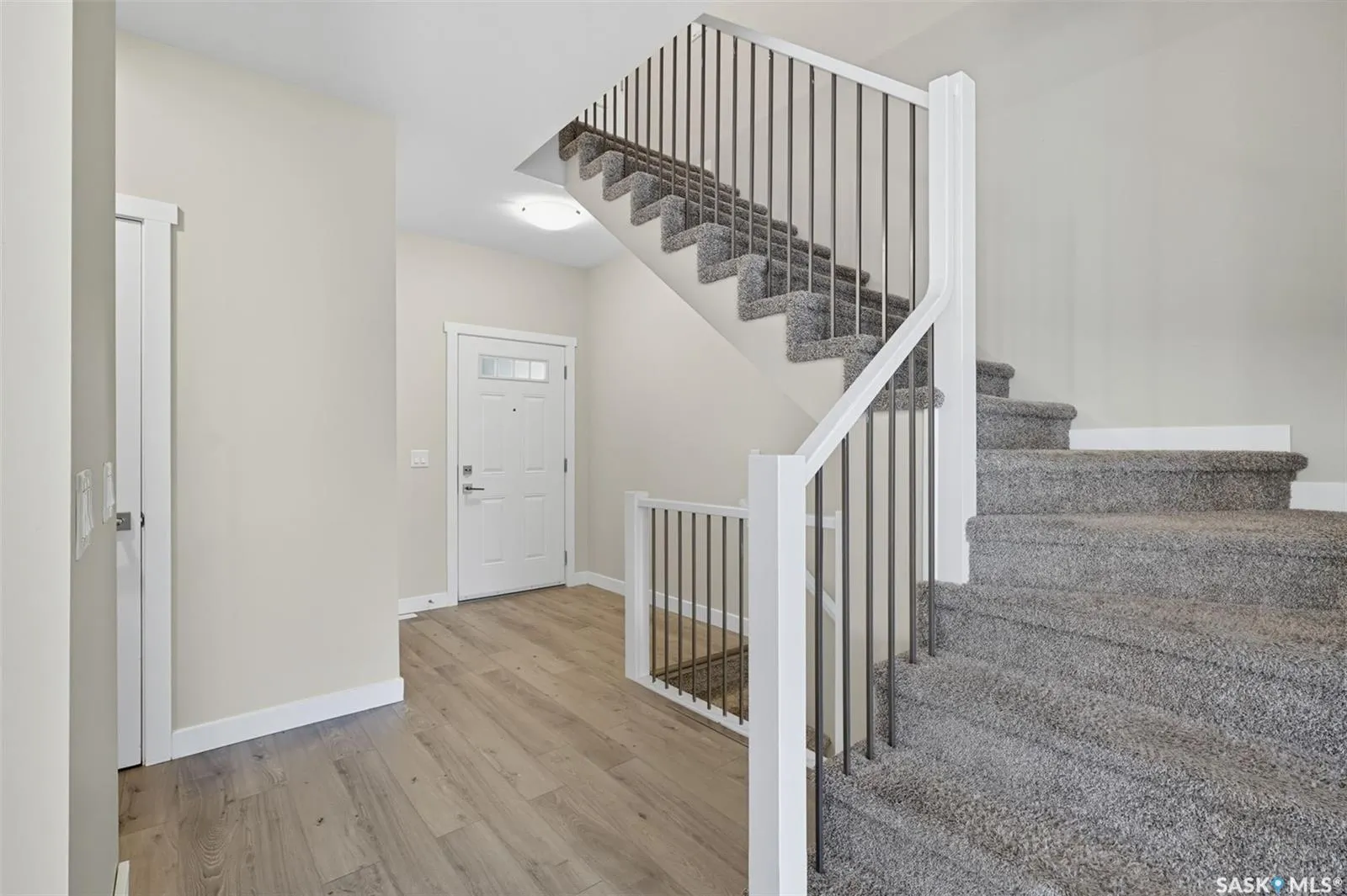 315 Dickson CRESCENT, #127
