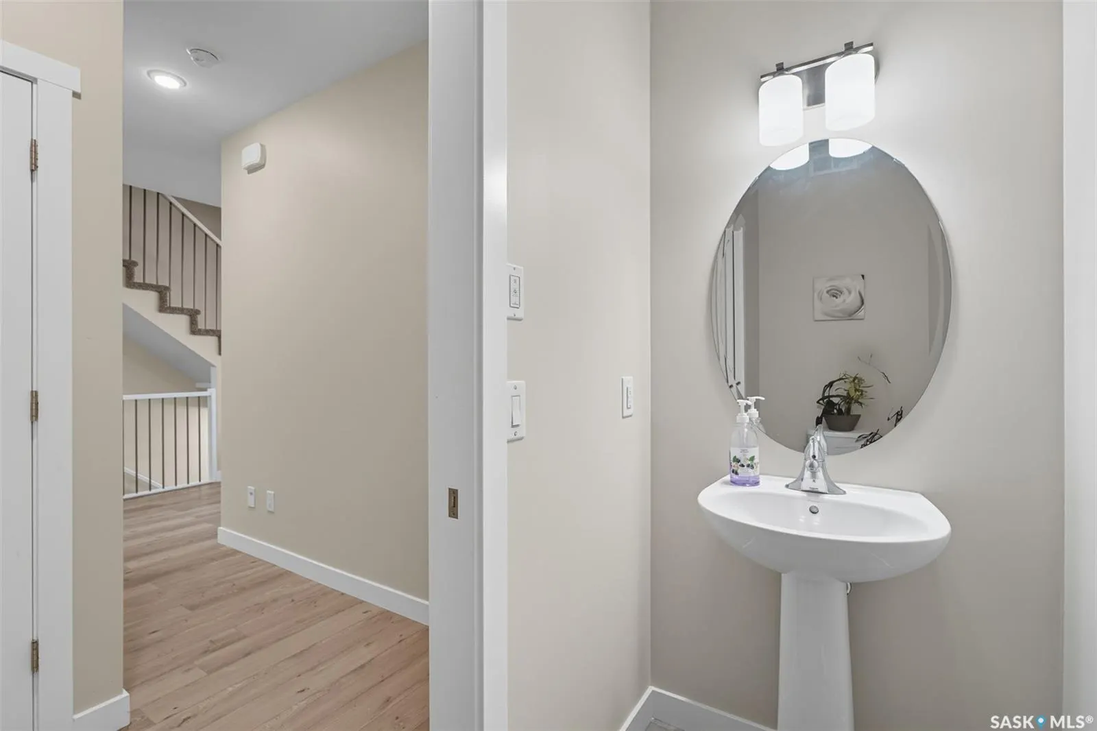 315 Dickson CRESCENT, #127