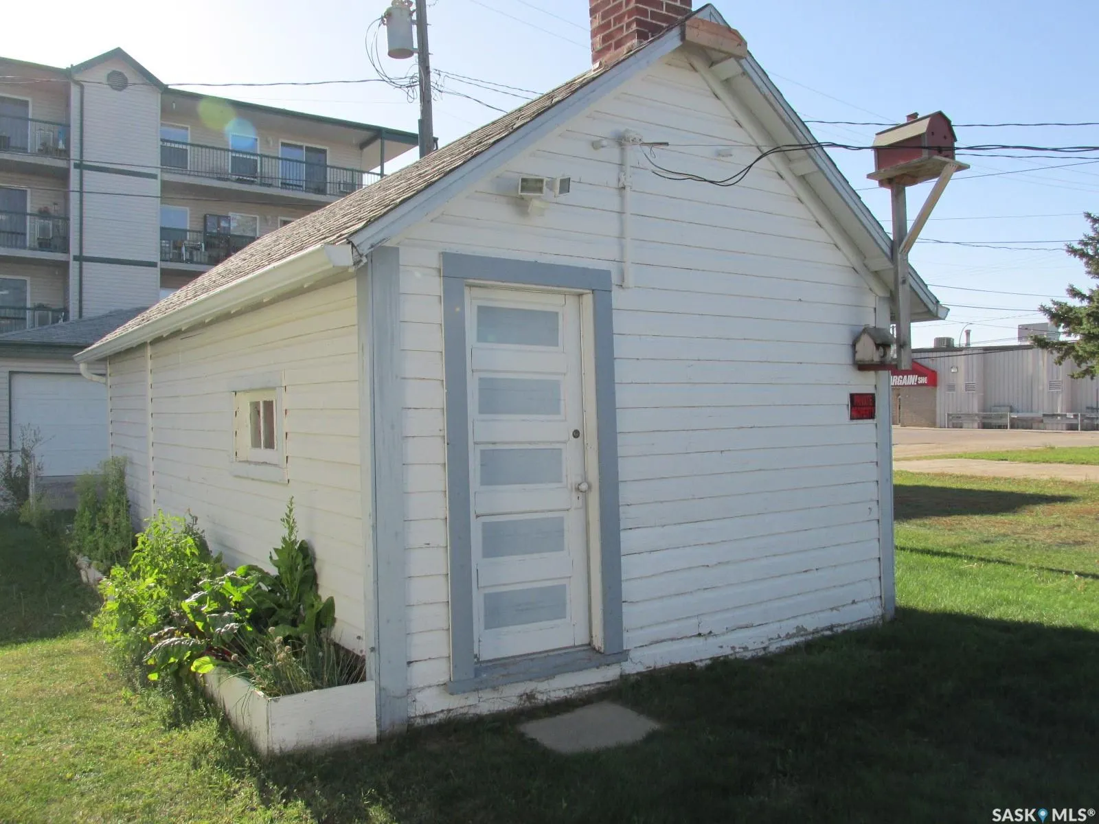 214 2nd STREET E