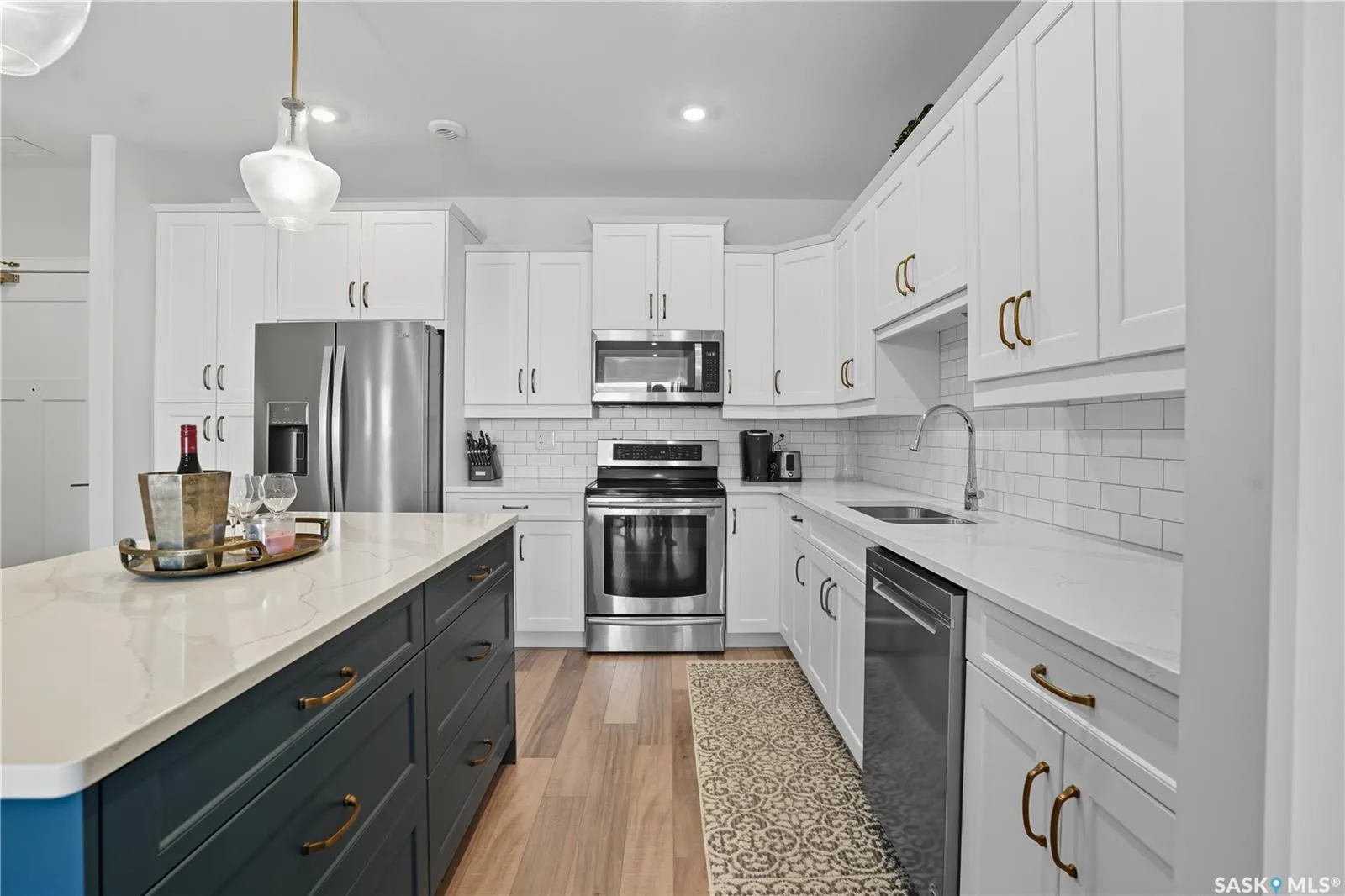 105 Willis CRESCENT, #303