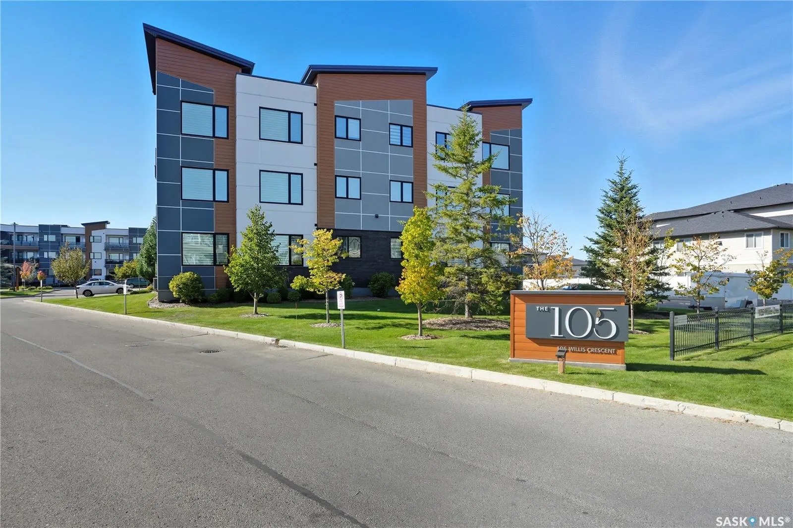 105 Willis CRESCENT, #303