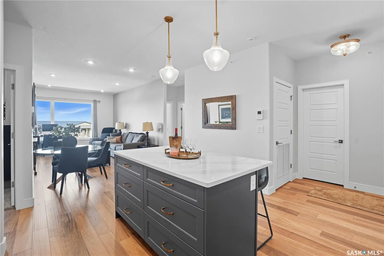 105 Willis CRESCENT, #303