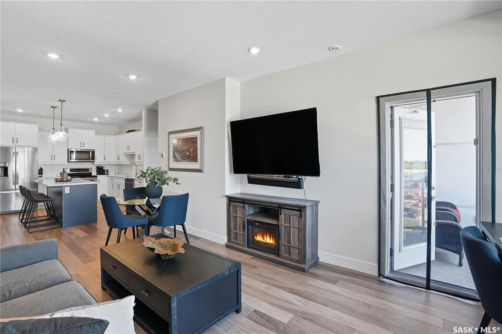 105 Willis CRESCENT, #303