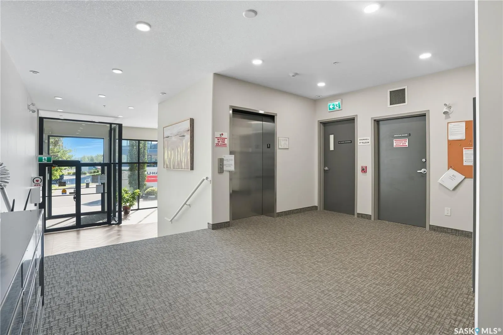 105 Willis CRESCENT, #303