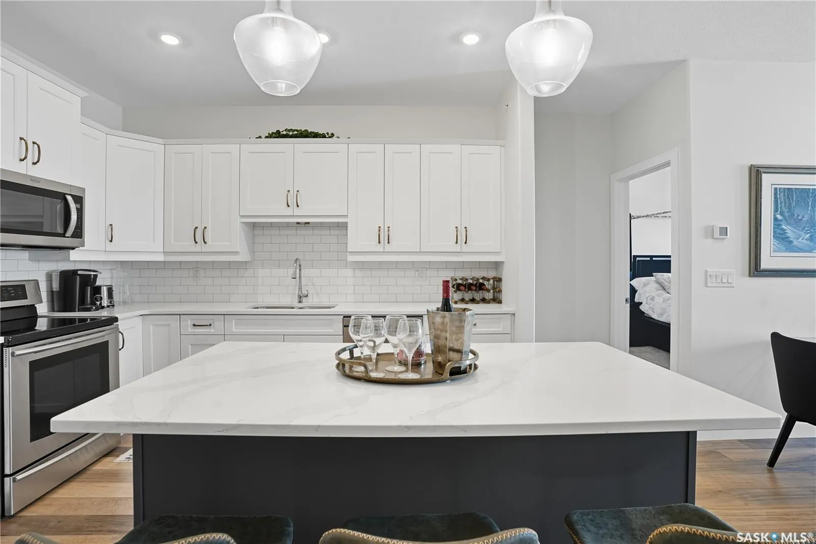 105 Willis CRESCENT, #303