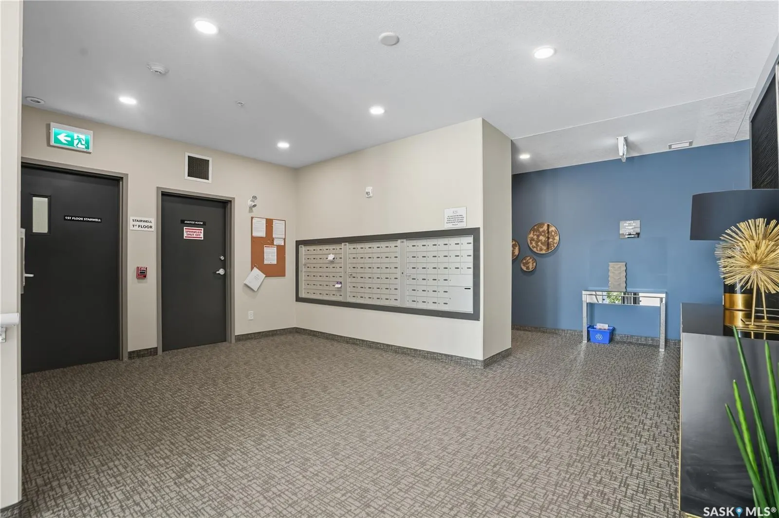 105 Willis CRESCENT, #303