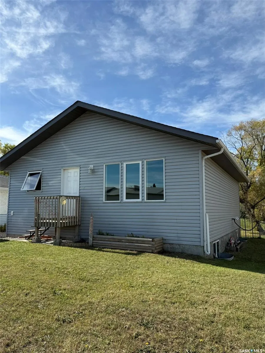 312 Railway AVENUE