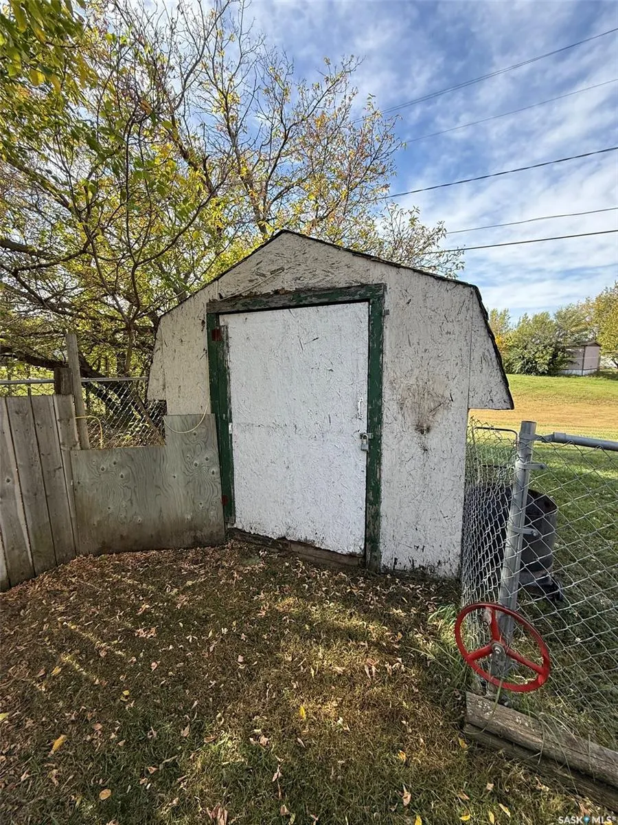 312 Railway AVENUE