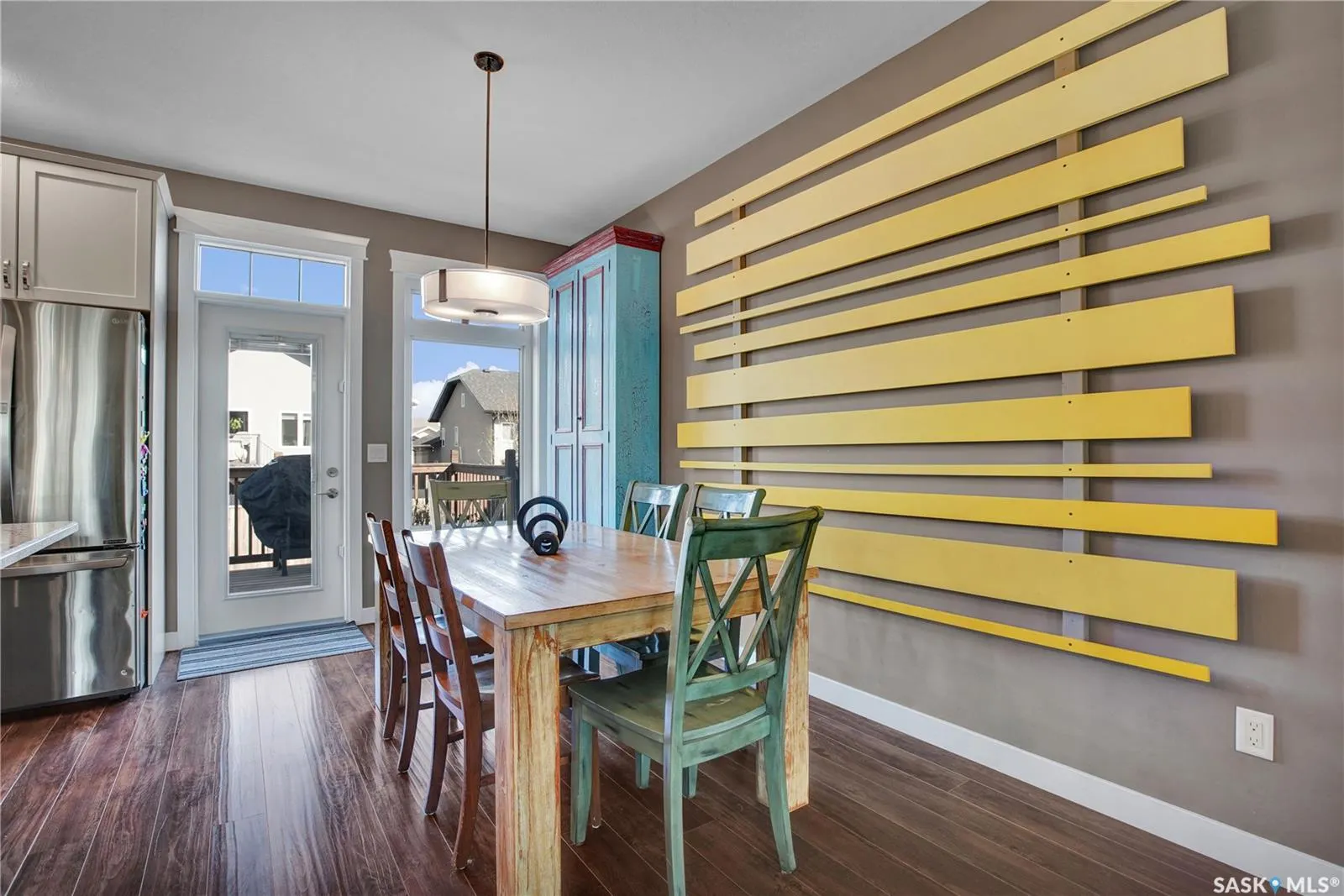 424 Lyle CRESCENT