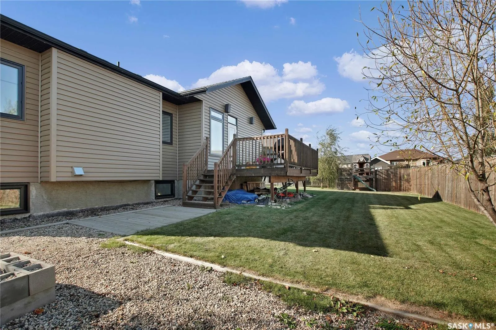 424 Lyle CRESCENT