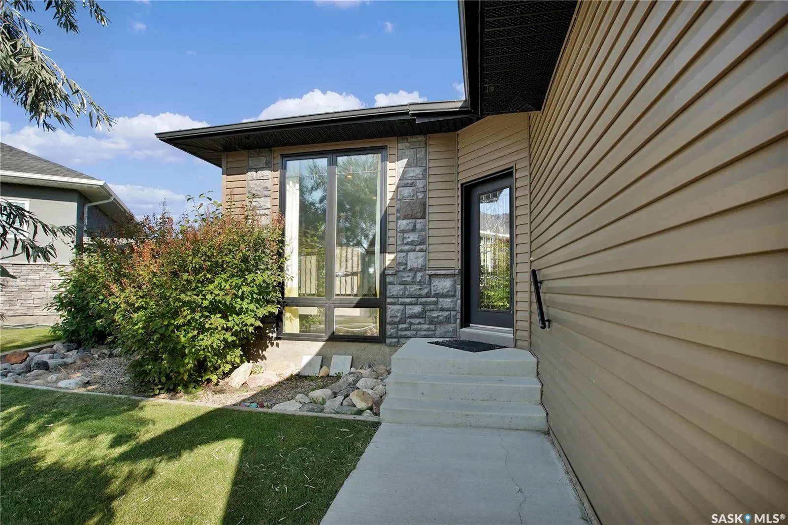 424 Lyle CRESCENT