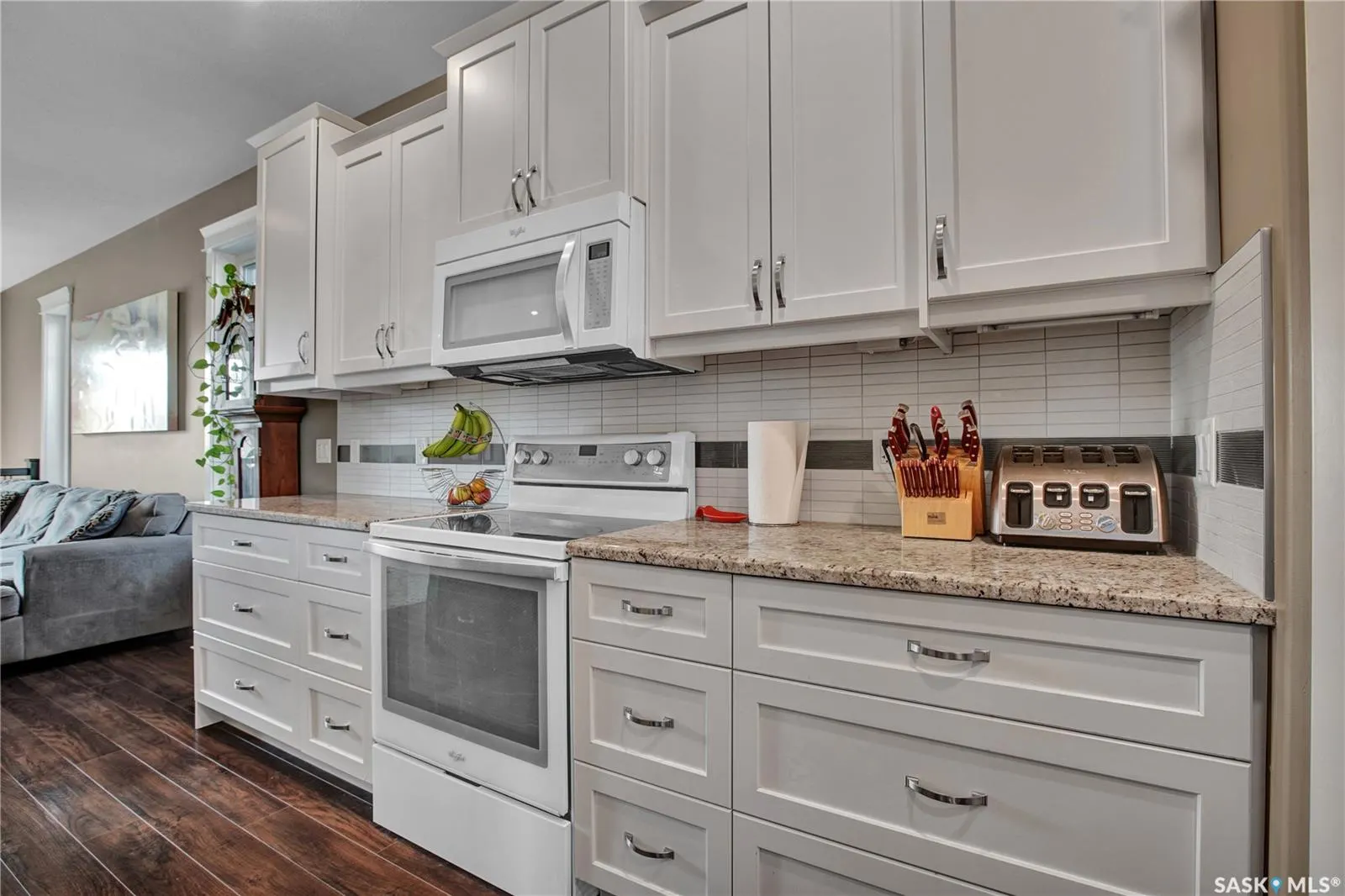 424 Lyle CRESCENT