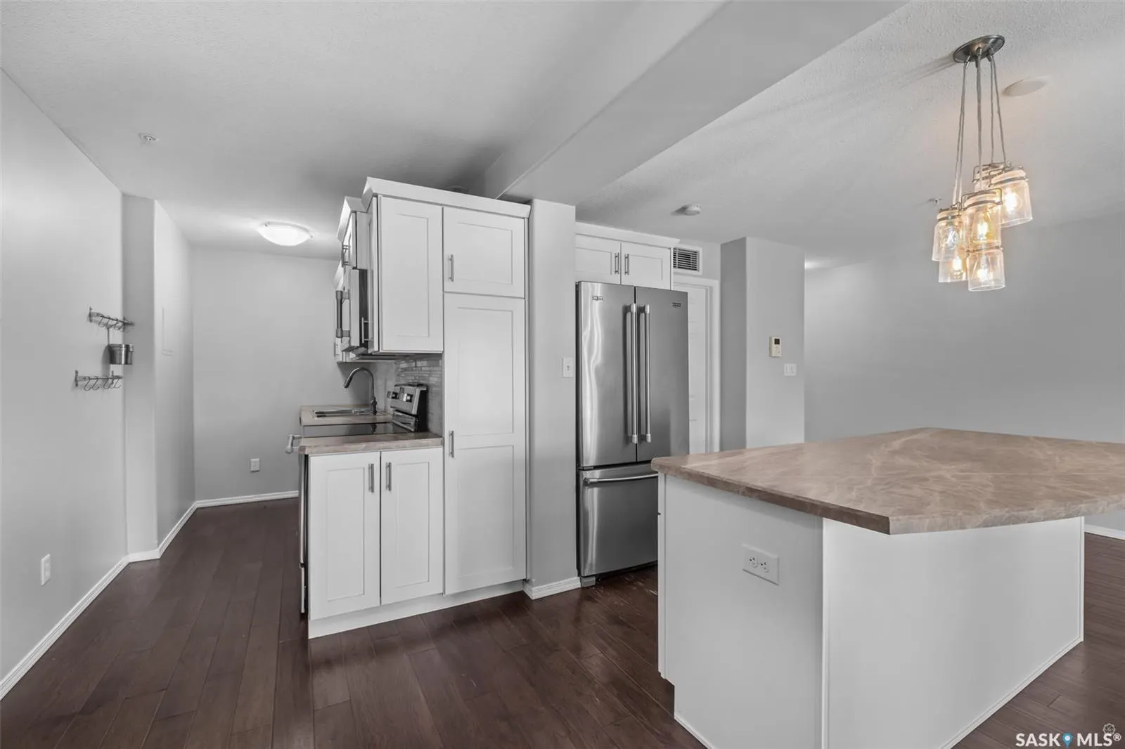 586 River STREET E, #105