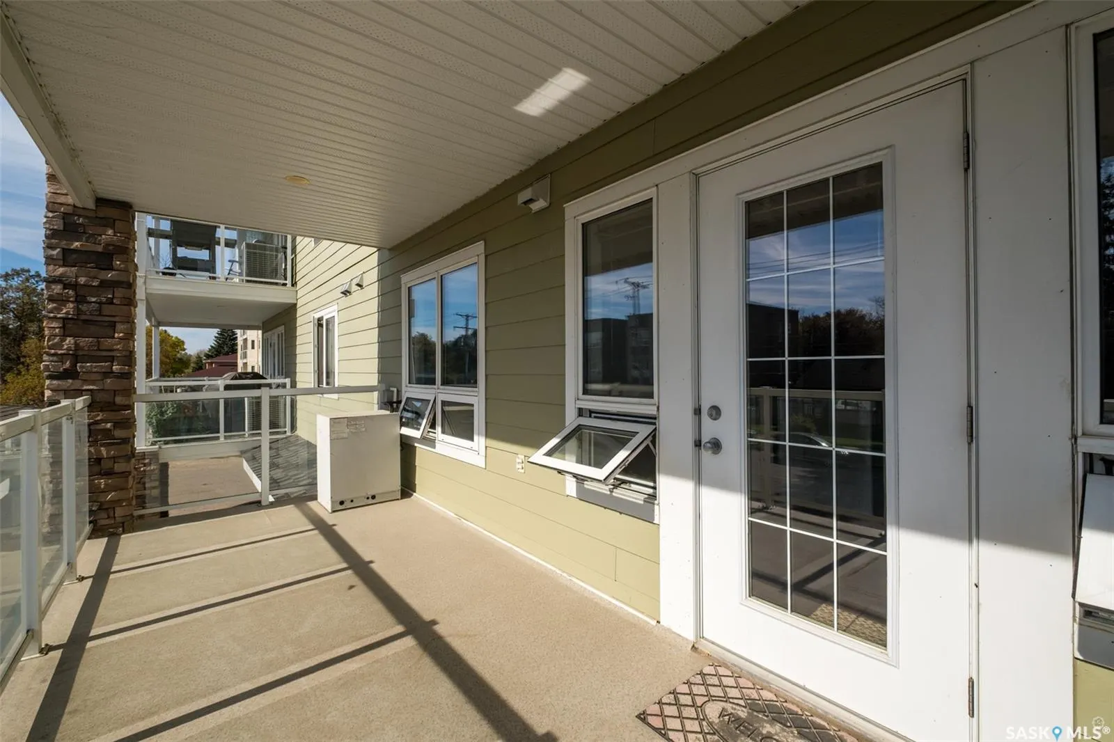 586 River STREET E, #105